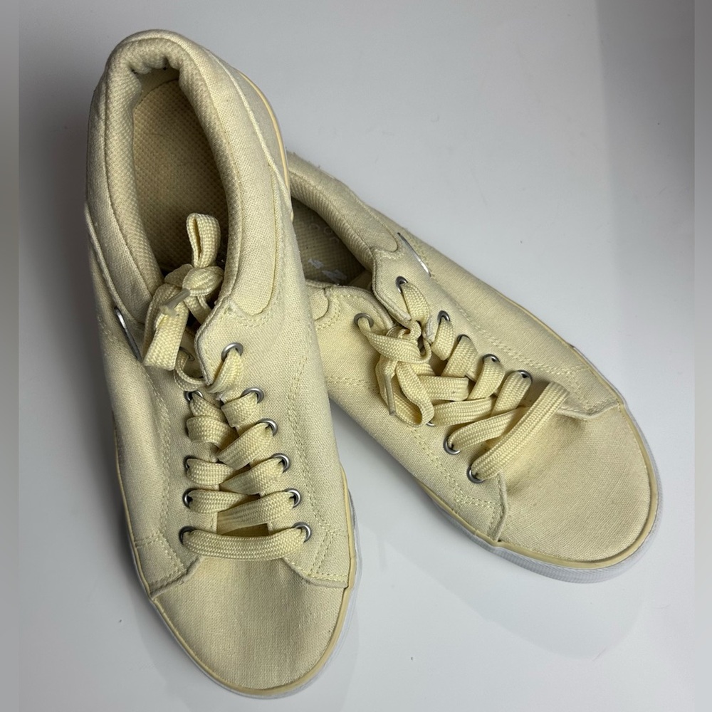 Lugz Cream Athletic Shoes for Women